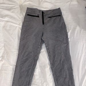 URBAN OUTFITTERS BLACK PLAID PANTS